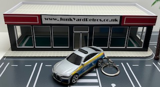 BMW i4 2023 POLIZEI KEYRING / KEYCHAIN 1/56 SCALE SILVER