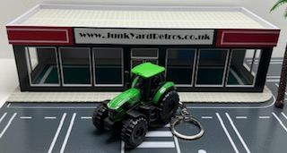 Deutz Fahr Tractor TRACTOR KEYRING / KEYCHAIN 1/56 SCALE GREEN