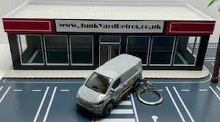 FORD E-TRANSIT CUSTOM 2023 KEYRING / KEYCHAIN 1/56 SCALE GREY