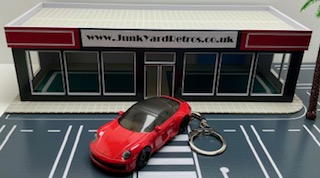 PORSCHE 911 CARRERA TARGA KEYRING / KEYCHAIN 1/56 SCALE RED