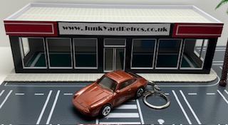 PORSCHE 911 CARRERA 1996 KEYRING / KEYCHAIN 1/56 SCALE METALLIC BROWN