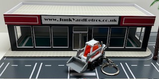 BOBCAT SKIDSTER MINI DIGGER KEYRING / KEYCHAIN 1/56 SCALE WHITE