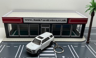 TOYOTA 4RUNNER 2016 KEYRING / KEYCHAIN 1/56 SCALE WHITE