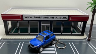 TOYOTA RAV 4 MK1 OFF ROAD KEYRING / KEYCHAIN 1/56 SCALE BLUE